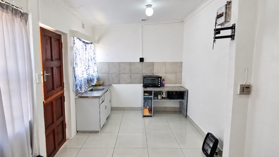 To Let 1 Bedroom Property for Rent in Kensington Western Cape